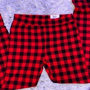 red & black checkered leggings